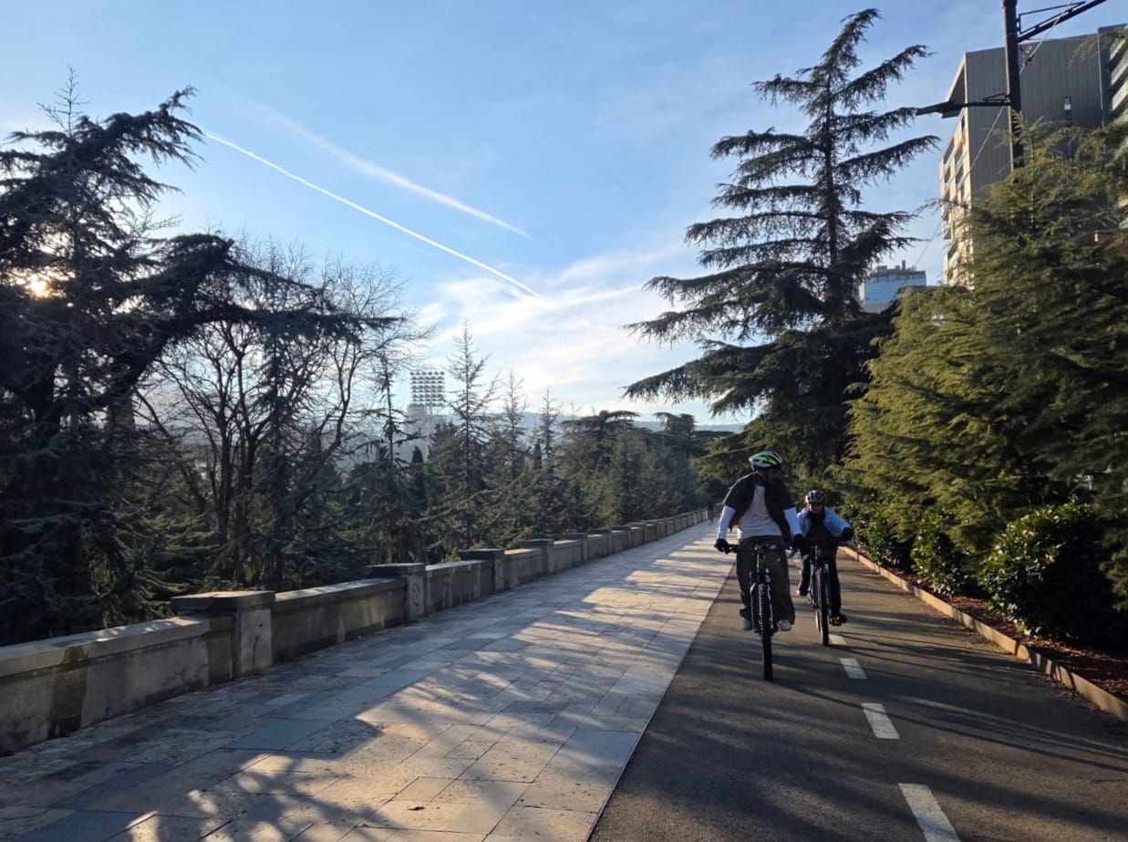 Kus Tba lake shore above Tbilisi